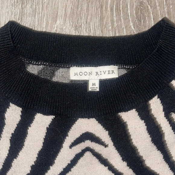 Anthropologie Moon River Lucius Zebra Print Puff Sleeve Sweater medium lucija - Picture 3 of 8